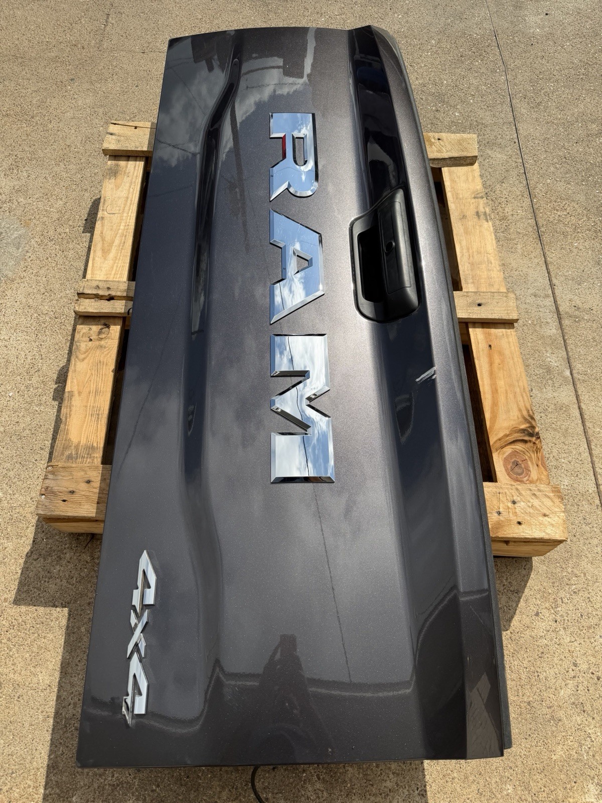 2019-2026 Ram 2500 3500 Factory Tailgate Granite Crystal Metallic OEM w/ Camera - Image 4