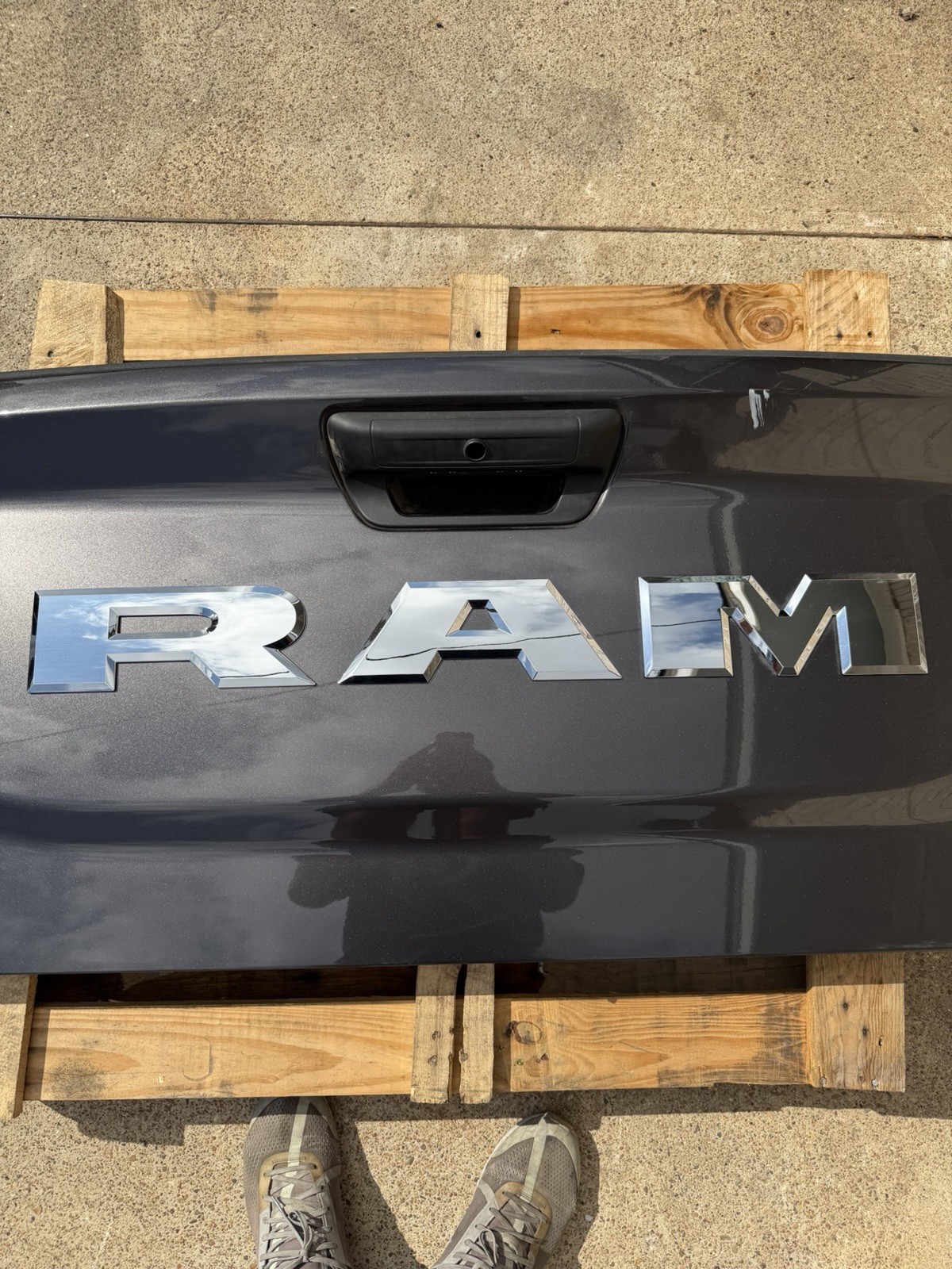 2019-2026 Ram 2500 3500 Factory Tailgate Granite Crystal Metallic OEM w/ Camera - Image 9