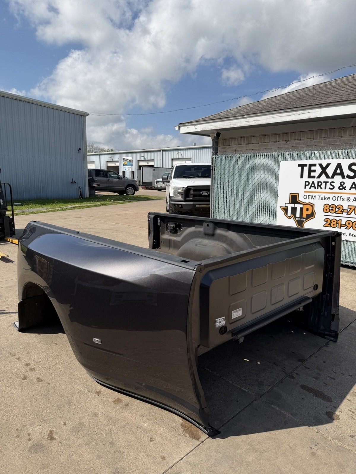 2019-2026 Ram 3500 Dually Bed ONLY 8FT OEM Granite Crystal Metallic DRW Take Off - Image 6