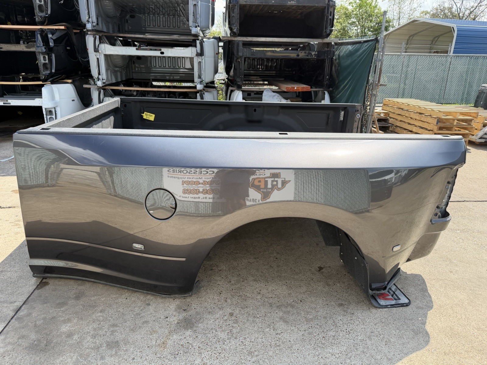 2019-2026 Ram 3500 Dually Bed ONLY 8FT OEM Granite Crystal Metallic DRW Take Off - Image 9