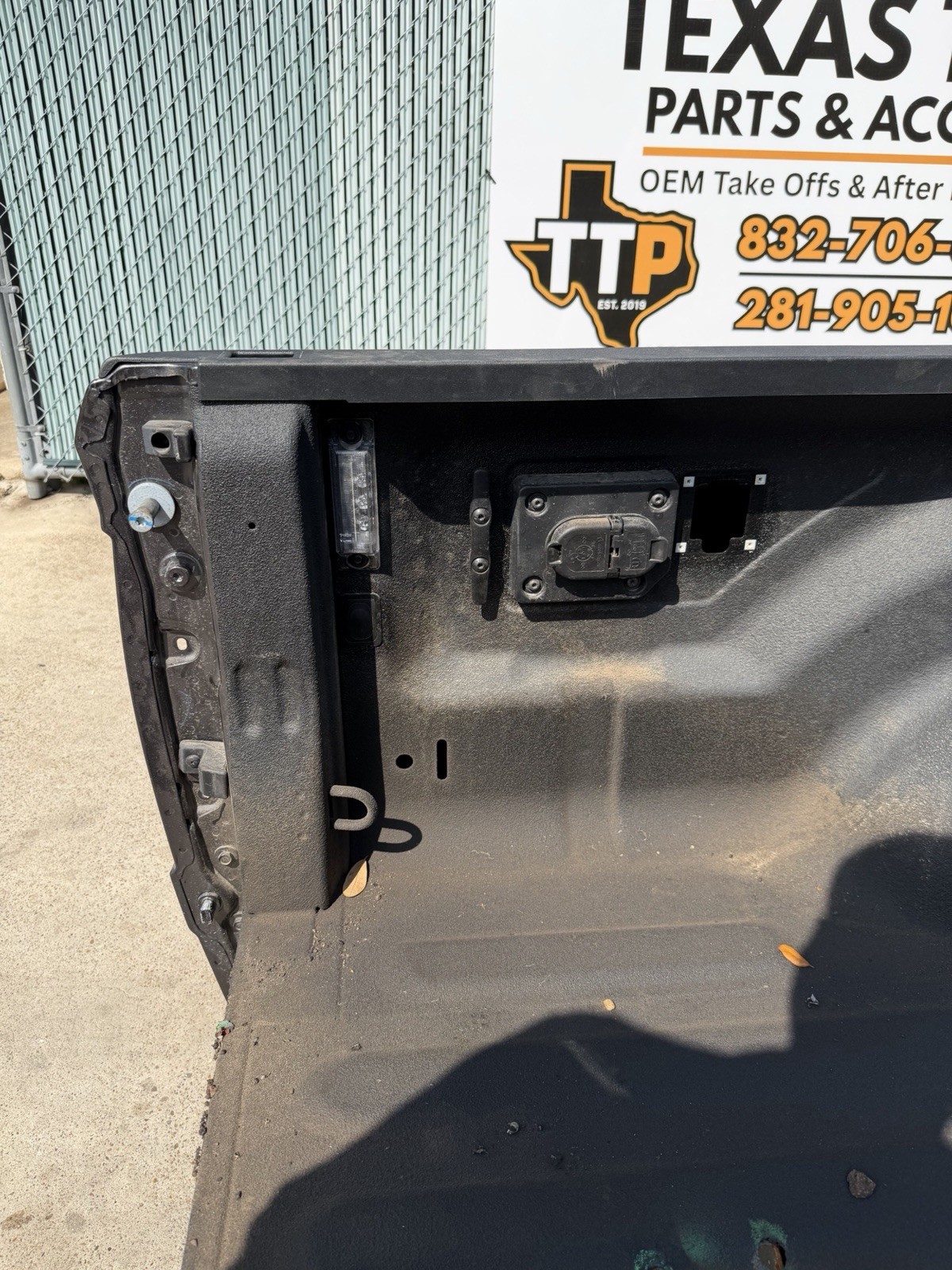 2019-2026 Ram 3500 Dually Bed ONLY 8FT OEM Granite Crystal Metallic DRW Take Off - Image 15