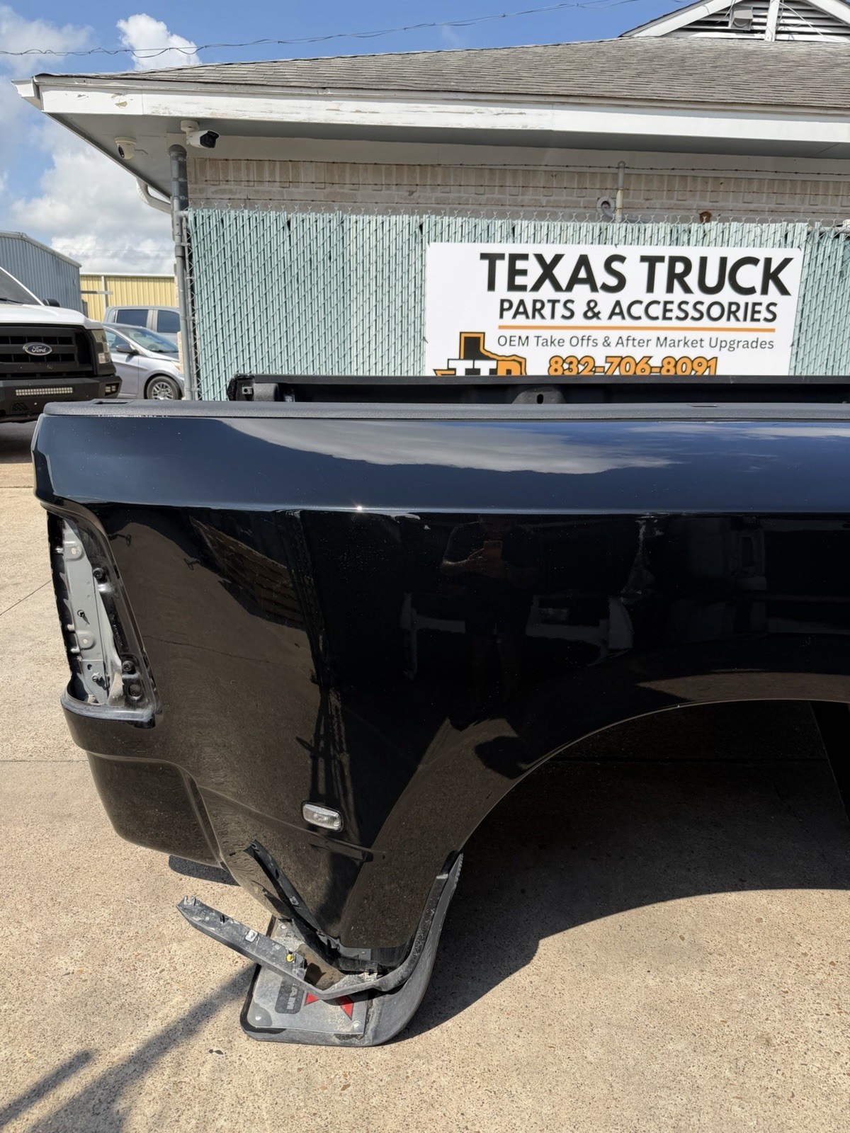 2019-2026 Ram 3500 Dually Bed ONLY 8FT OEM Diamond Black DRW Take Off - Image 4