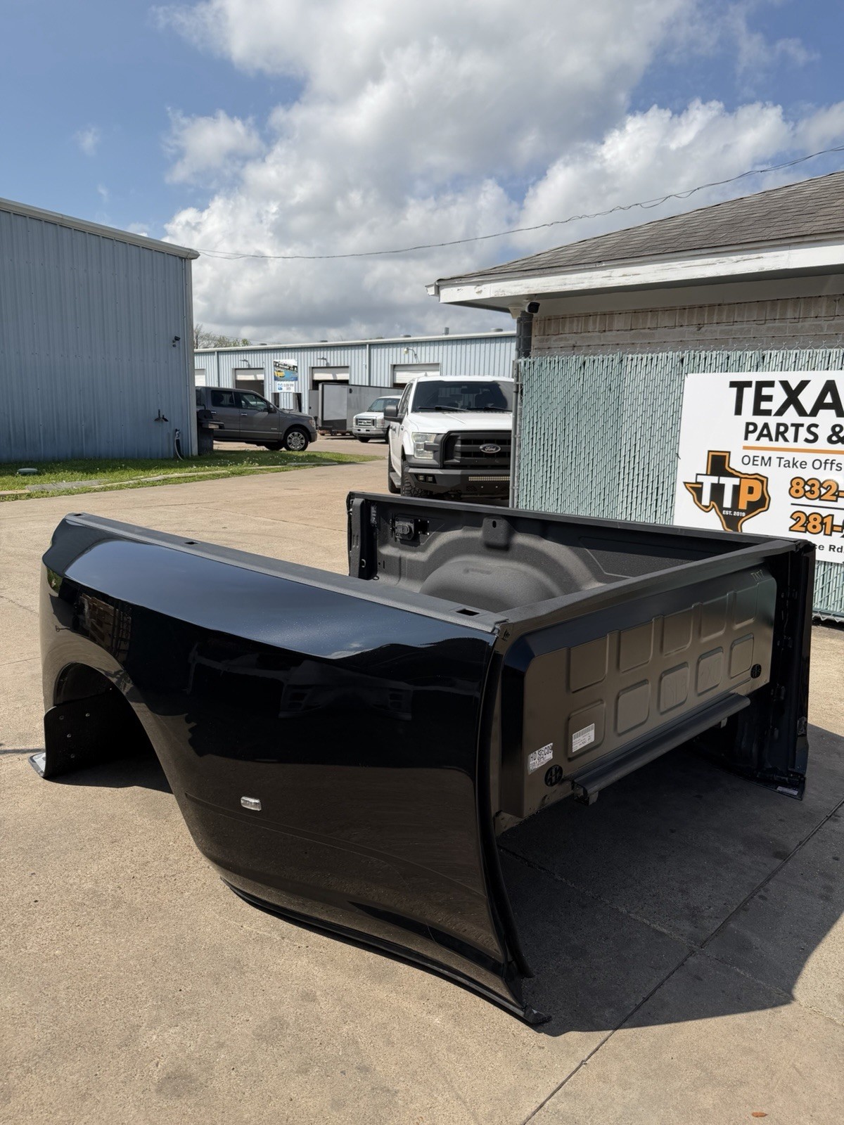 2019-2026 Ram 3500 Dually Bed ONLY 8FT OEM Diamond Black DRW Take Off - Image 6