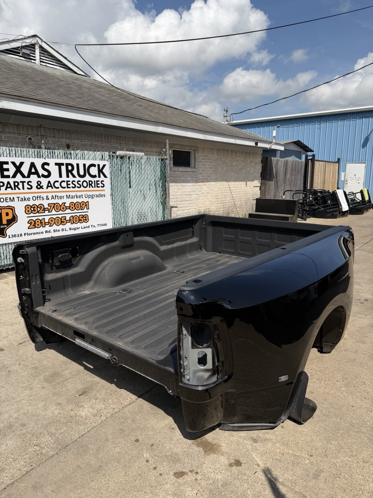2019-2026 Ram 3500 Dually Bed ONLY 8FT OEM Diamond Black DRW Take Off - Image 2