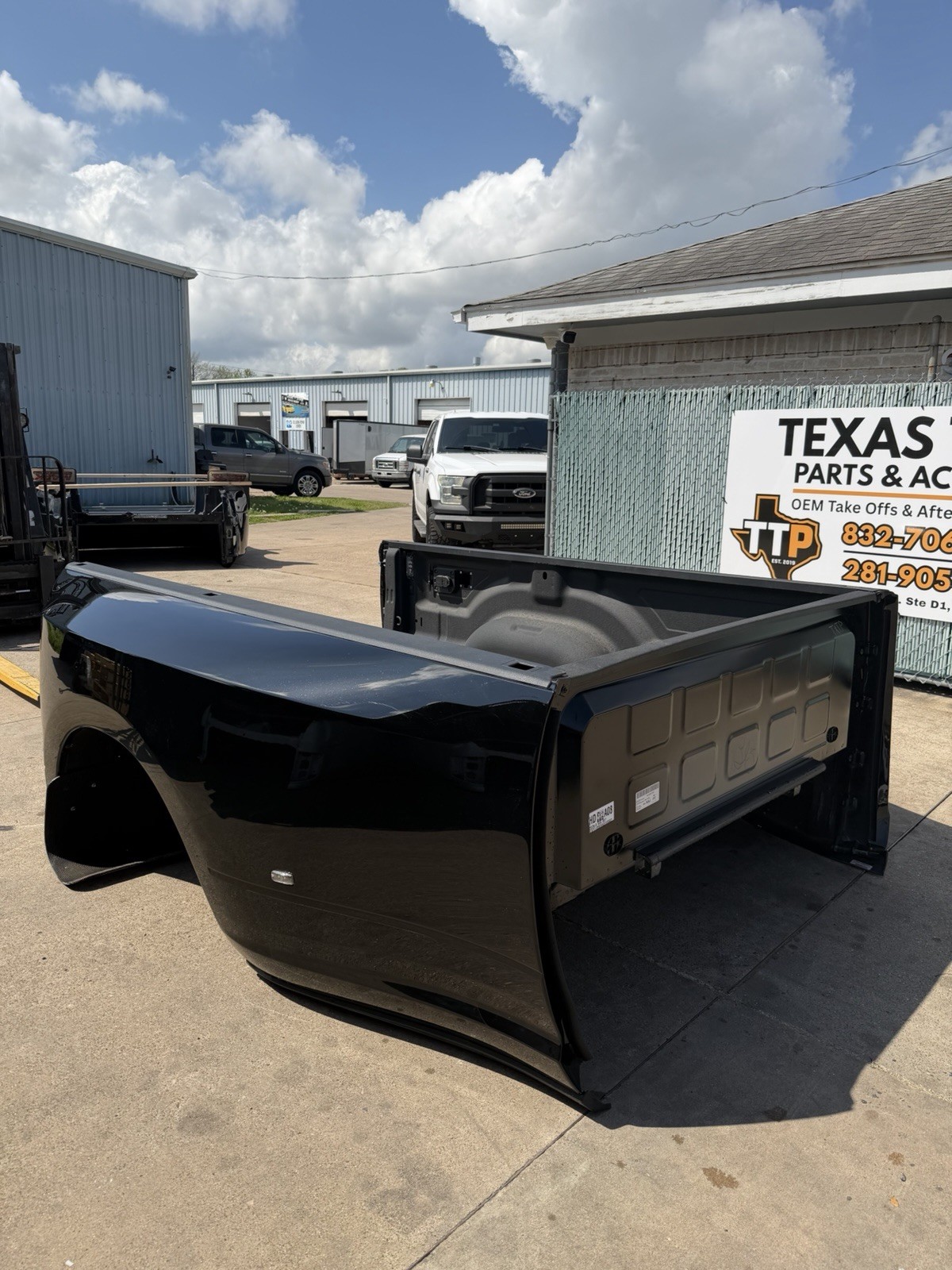 2019-2026 Ram 3500 Dually Bed ONLY 8FT OEM Diamond Black DRW Take Off - Image 6