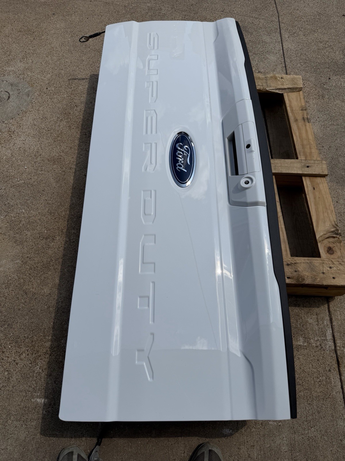 2023-2026 Ford F250 F350 Factory Tailgate OEM Oxford White w/ Step Camera Hole - Image 5