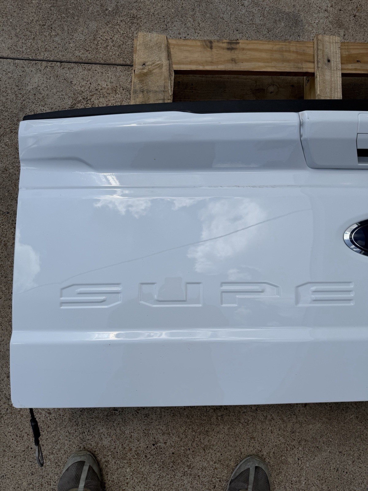 2023-2026 Ford F250 F350 Factory Tailgate OEM Oxford White w/ Step Camera Hole - Image 6