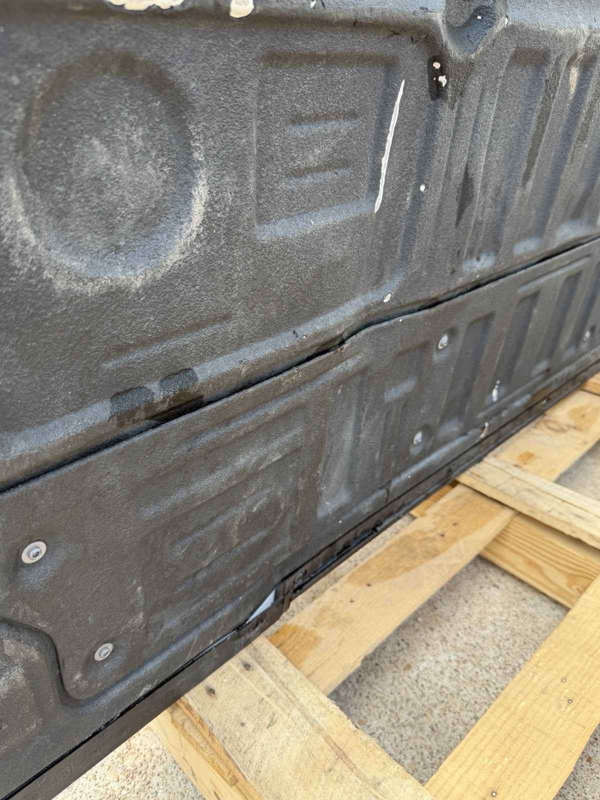 2023-2026 Ford F250 F350 Factory Tailgate OEM Oxford White w/ Step Camera Hole - Image 20