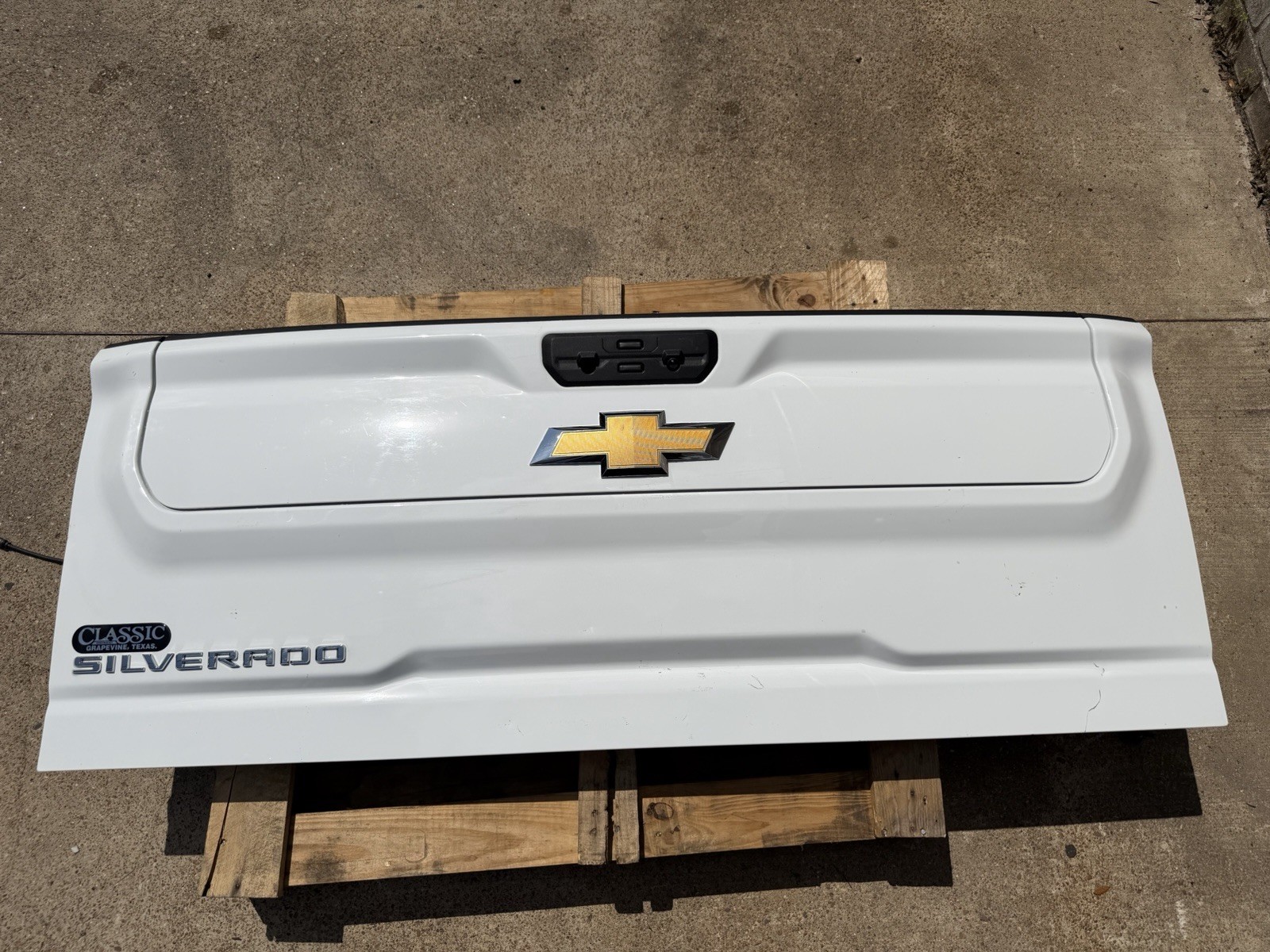 2020-2026 Chevy Silverado 2500 3500 Factory Multi Flex Tailgate Summit White OEM