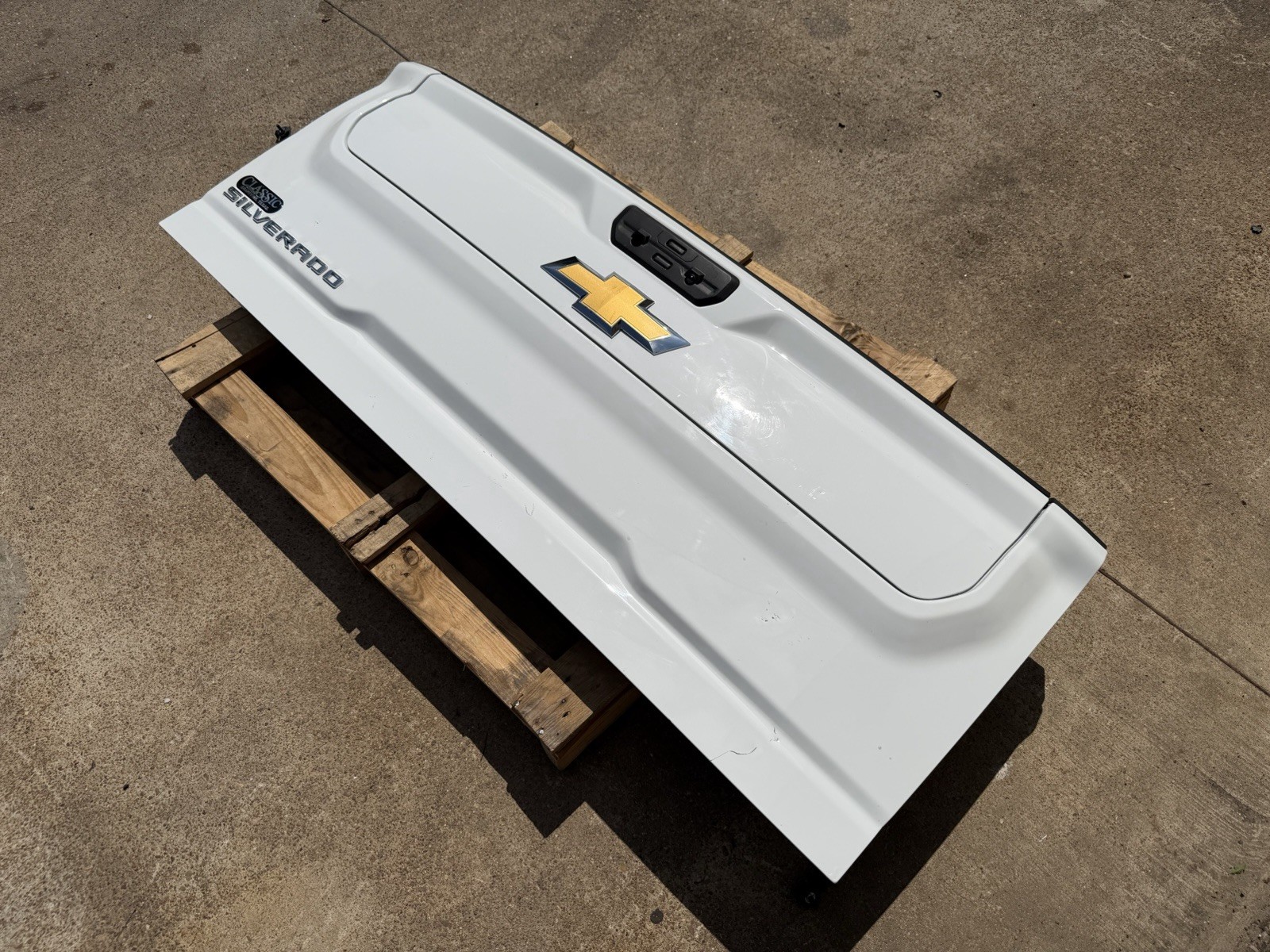 2020-2026 Chevy Silverado 2500 3500 Factory Multi Flex Tailgate Summit White OEM - Image 3