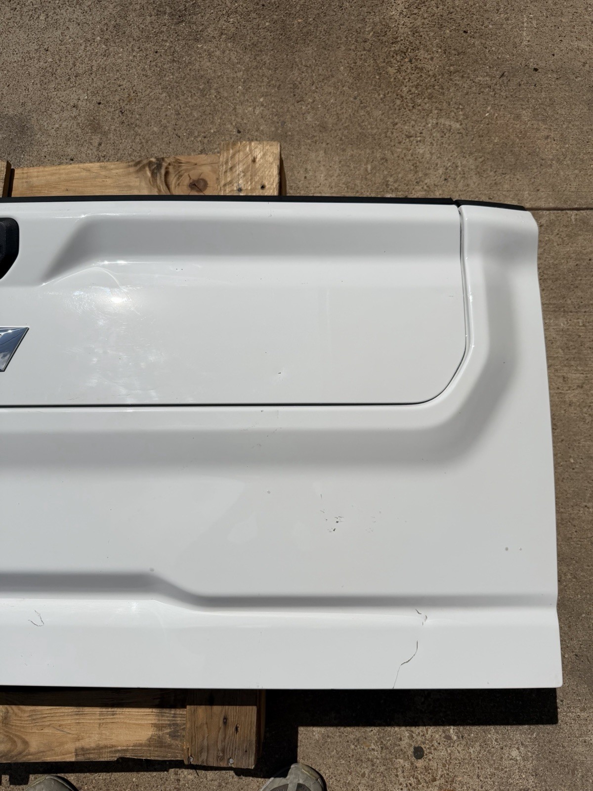 2020-2026 Chevy Silverado 2500 3500 Factory Multi Flex Tailgate Summit White OEM - Image 9