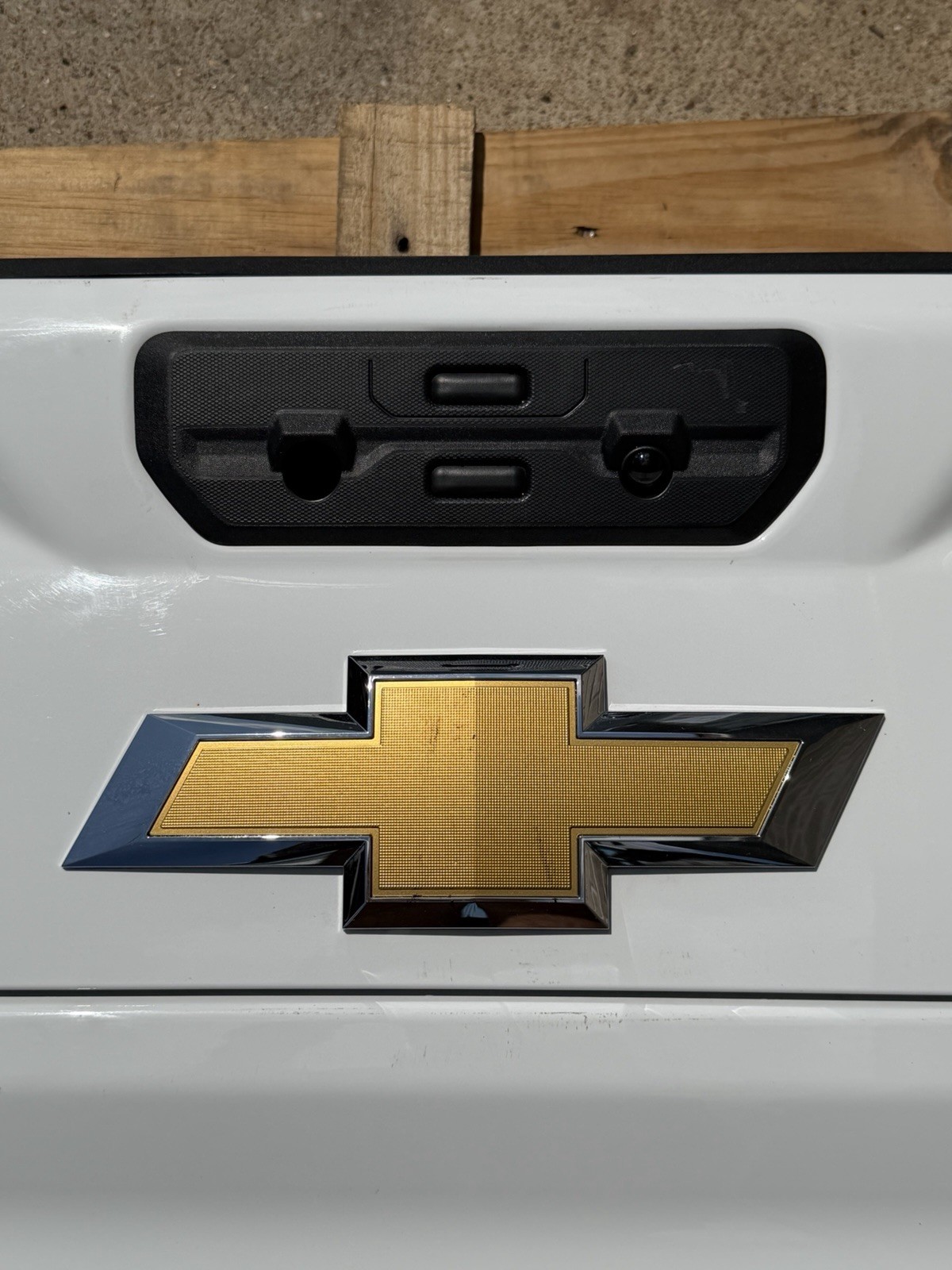 2020-2026 Chevy Silverado 2500 3500 Factory Multi Flex Tailgate Summit White OEM - Image 12