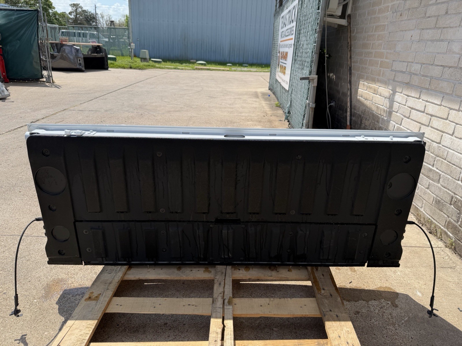 2020-2026 Chevy Silverado 2500 3500 Factory Multi Flex Tailgate Summit White OEM - Image 20