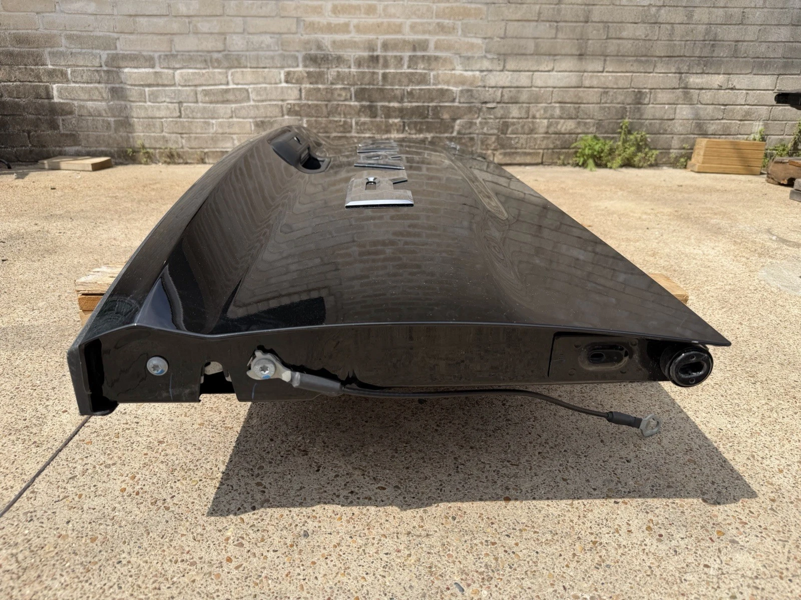 2019-2026 Ram 2500 3500 Factory Tailgate Diamond Black Crystal OEM w/ Camera Hole - Image 5