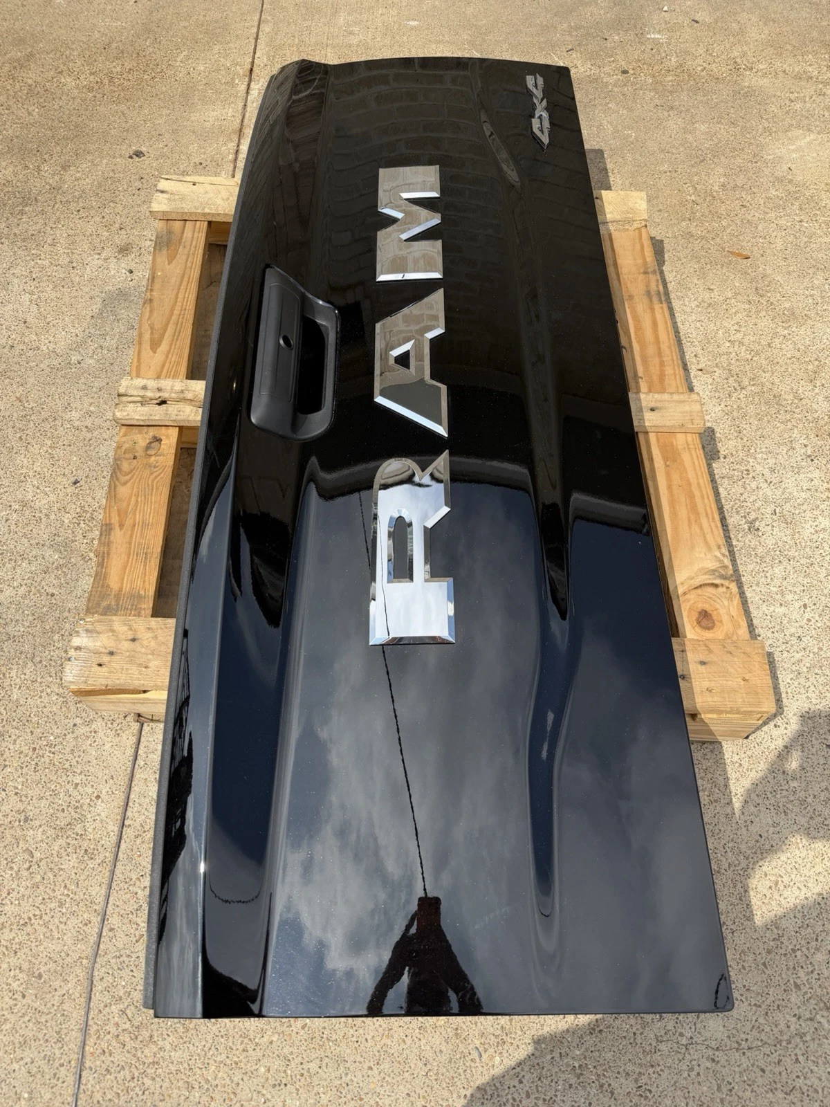 2019-2026 Ram 2500 3500 Factory Tailgate Diamond Black Crystal OEM w/ Camera Hole - Image 6