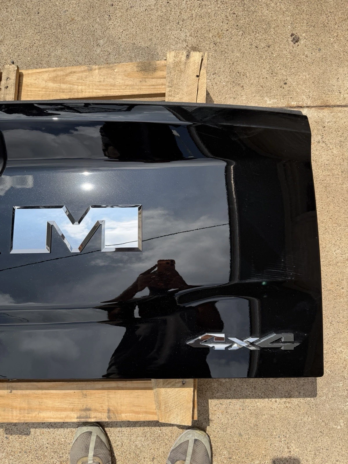 2019-2026 Ram 2500 3500 Factory Tailgate Diamond Black Crystal OEM w/ Camera Hole - Image 8