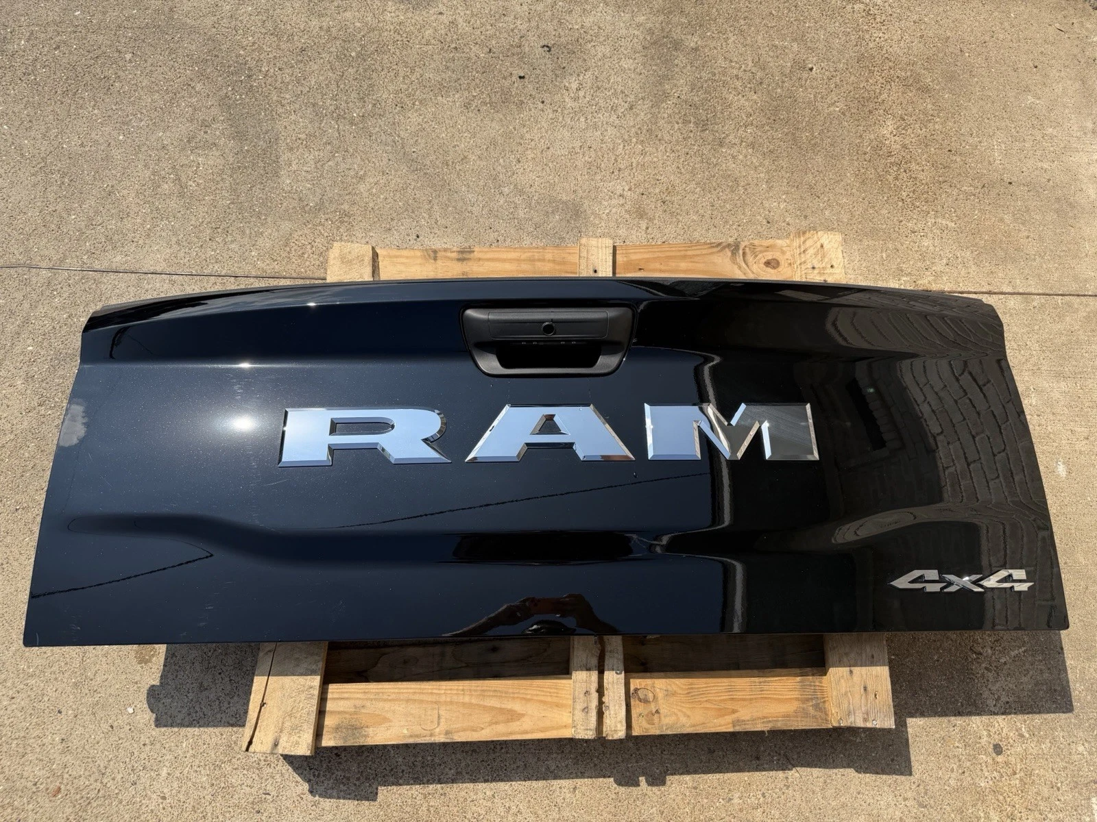 2019-2026 Ram 2500 3500 Factory Tailgate Diamond Black Crystal OEM w/ Camera Hole