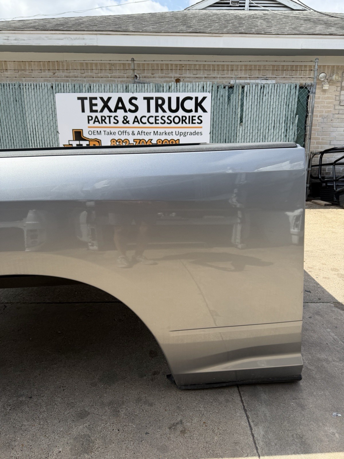 2019-2026 Ram 2500 3500 SHORT Bed 6 FT 4 IN Billet Silver SRW Factory Take off - Image 8