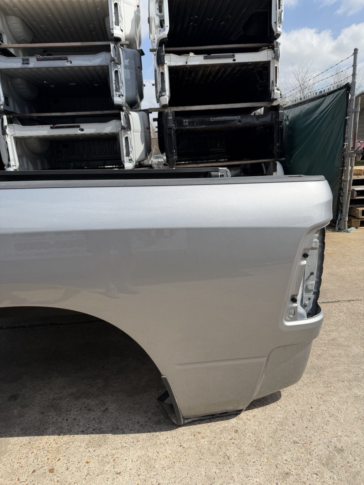 2019-2026 Ram 2500 3500 SHORT Bed 6 FT 4 IN Billet Silver SRW Factory Take off - Image 14