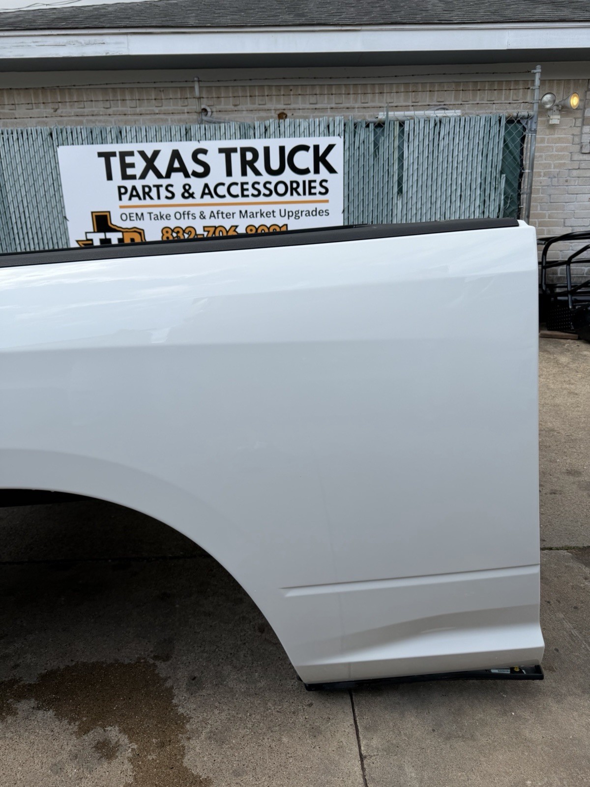 2019-2026 Ram 2500 3500 SHORT Bed 6 FT 4 IN Bright White SRW Factory Take off - Image 6