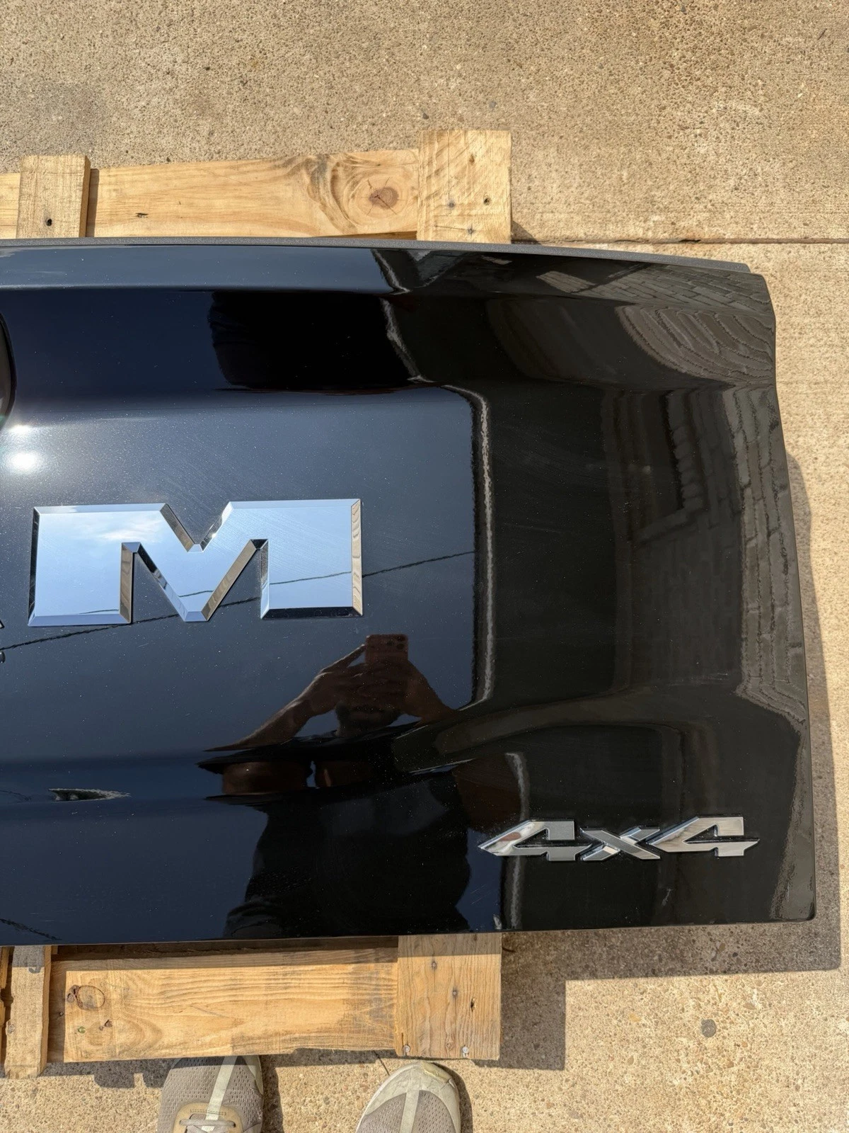 2019-2026 Ram 2500 3500 Factory Tailgate Diamond Black Crystal OEM w/ Camera Hole - Image 10