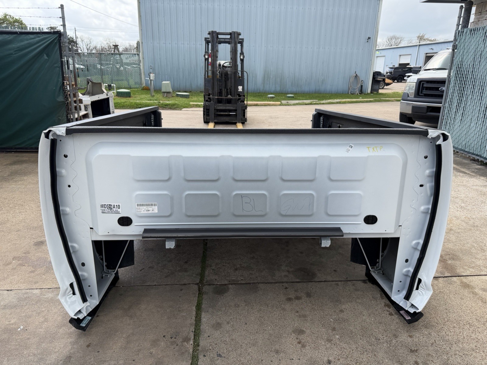 2019-2026 Ram 2500 3500 SHORT Bed 6 FT 4 IN Bright White SRW Factory Take off - Image 8