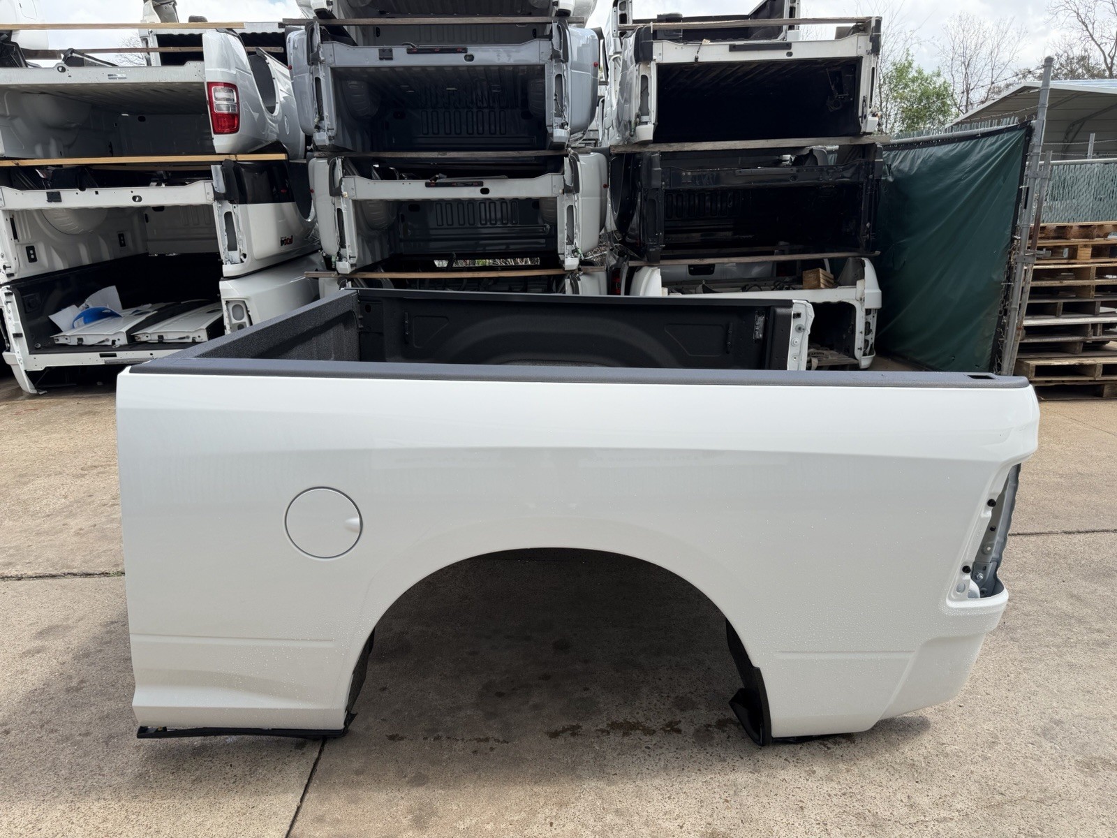 2019-2026 Ram 2500 3500 SHORT Bed 6 FT 4 IN Bright White SRW Factory Take off - Image 10