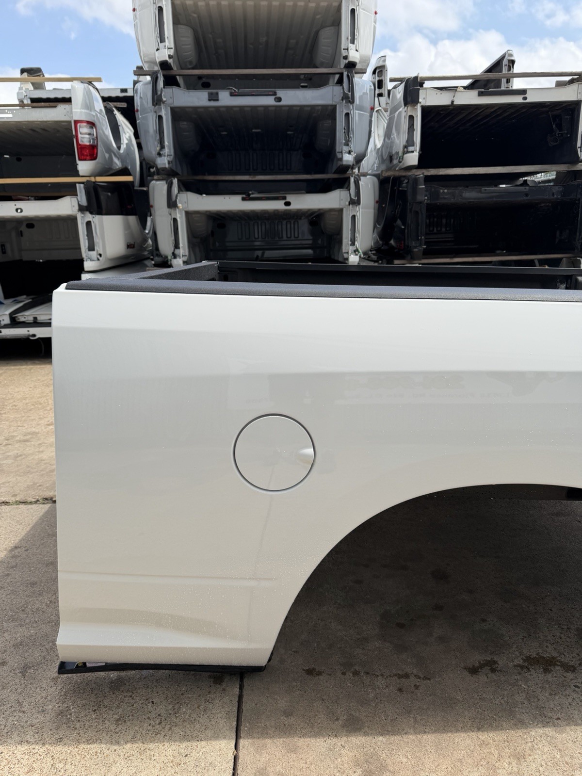 2019-2026 Ram 2500 3500 SHORT Bed 6 FT 4 IN Bright White SRW Factory Take off - Image 11