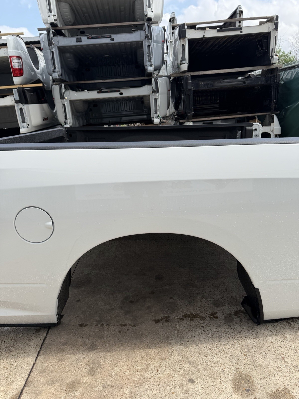 2019-2026 Ram 2500 3500 SHORT Bed 6 FT 4 IN Bright White SRW Factory Take off - Image 12