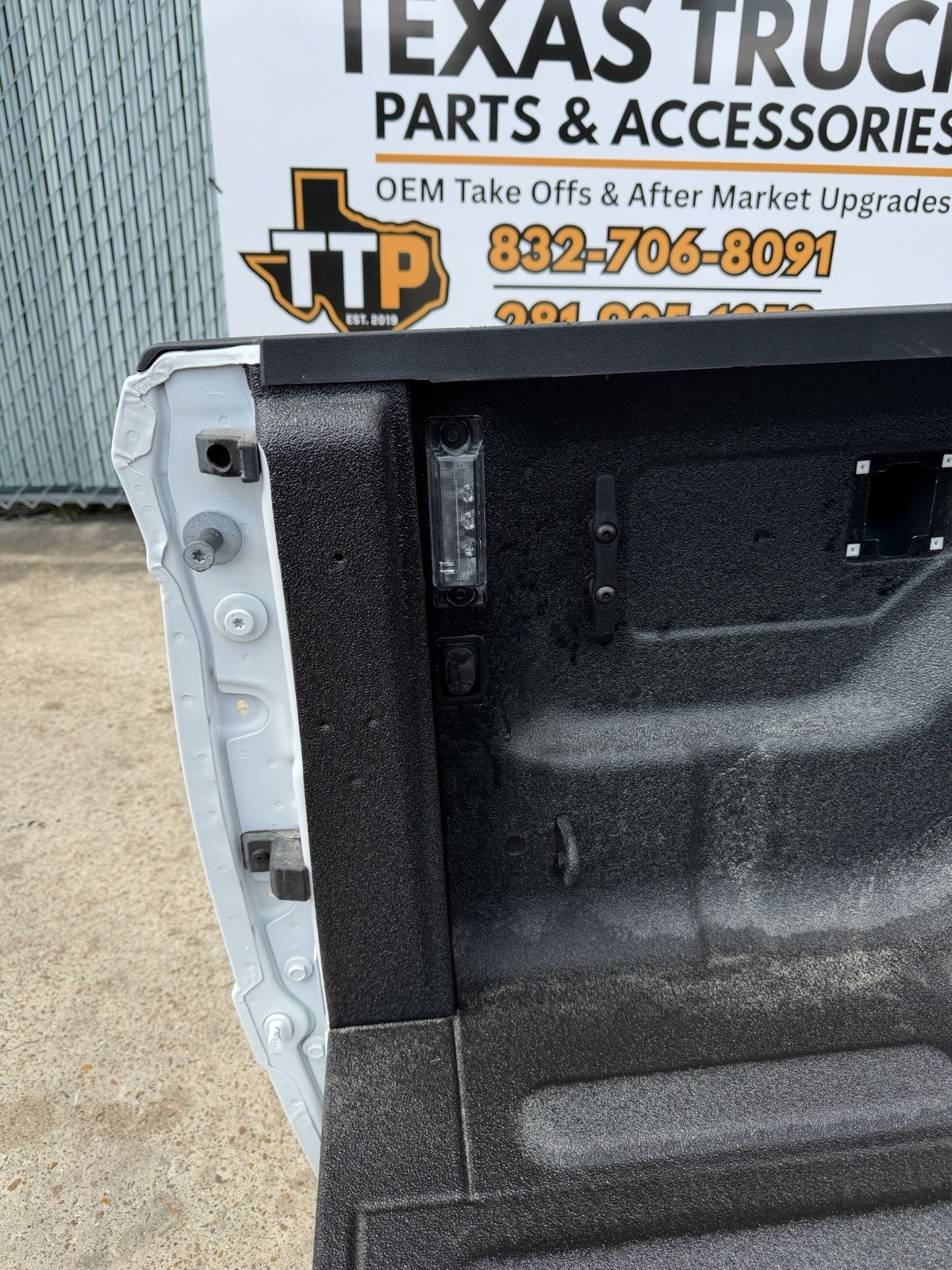 2019-2026 Ram 2500 3500 SHORT Bed 6 FT 4 IN Bright White SRW Factory Take off - Image 16