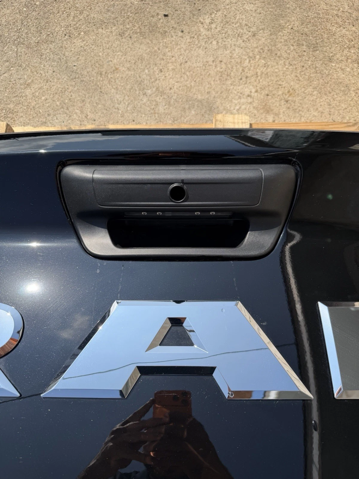 2019-2026 Ram 2500 3500 Factory Tailgate Diamond Black Crystal OEM w/ Camera Hole - Image 11