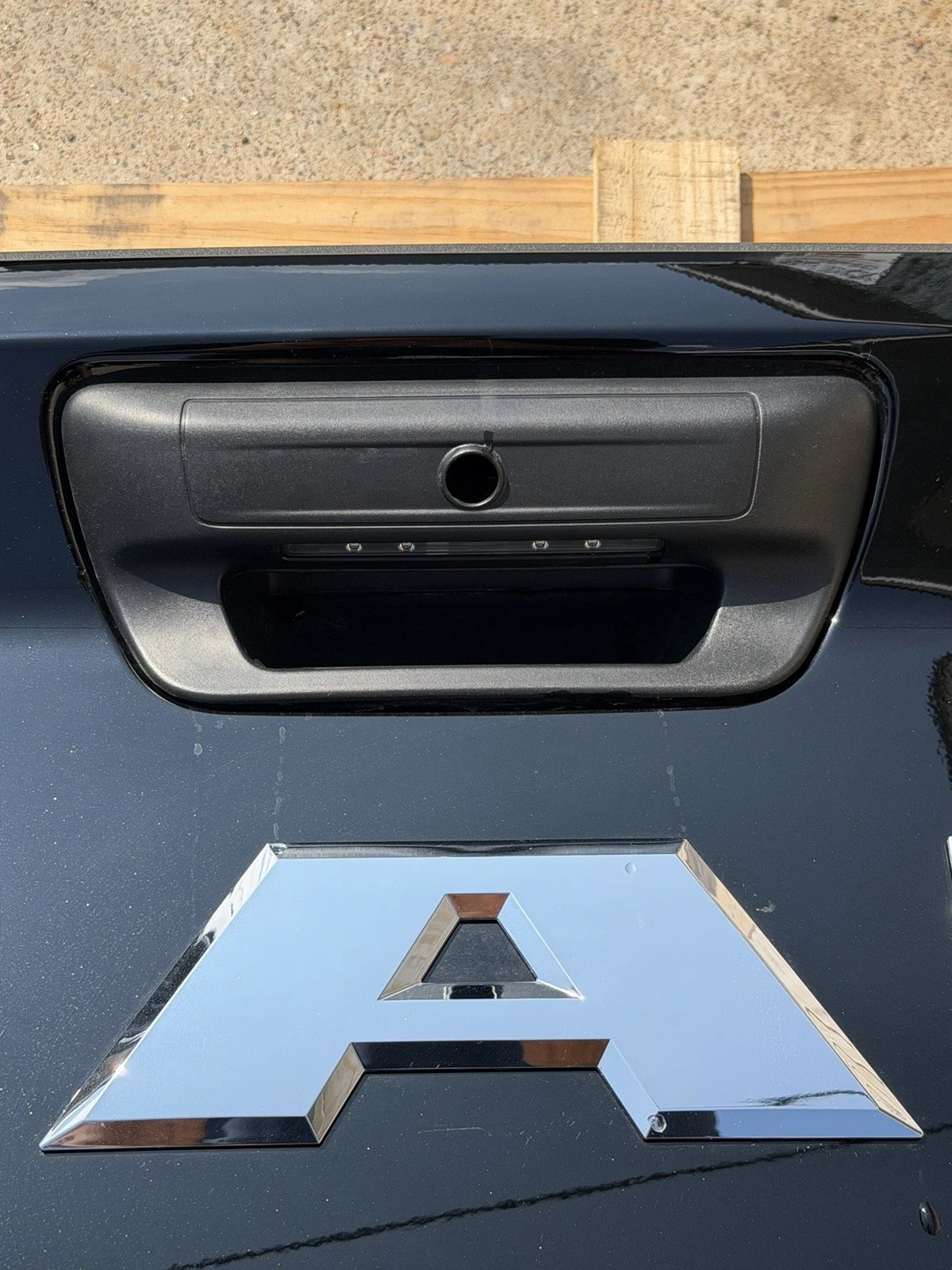 2019-2026 Ram 2500 3500 Factory Tailgate Diamond Black Crystal OEM w/ Camera Hole - Image 14