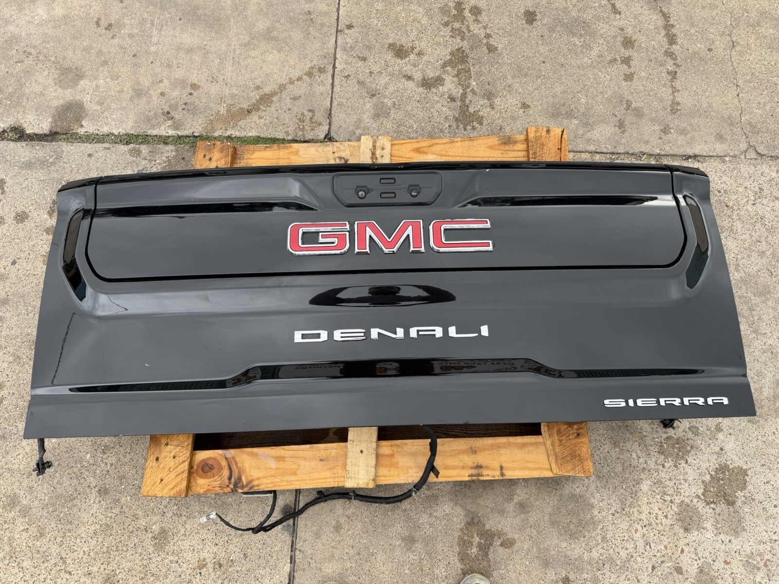 2020-2026 GMC Sierra 2500 3500 Factory Multi Pro Tailgate Black OEM Denali
