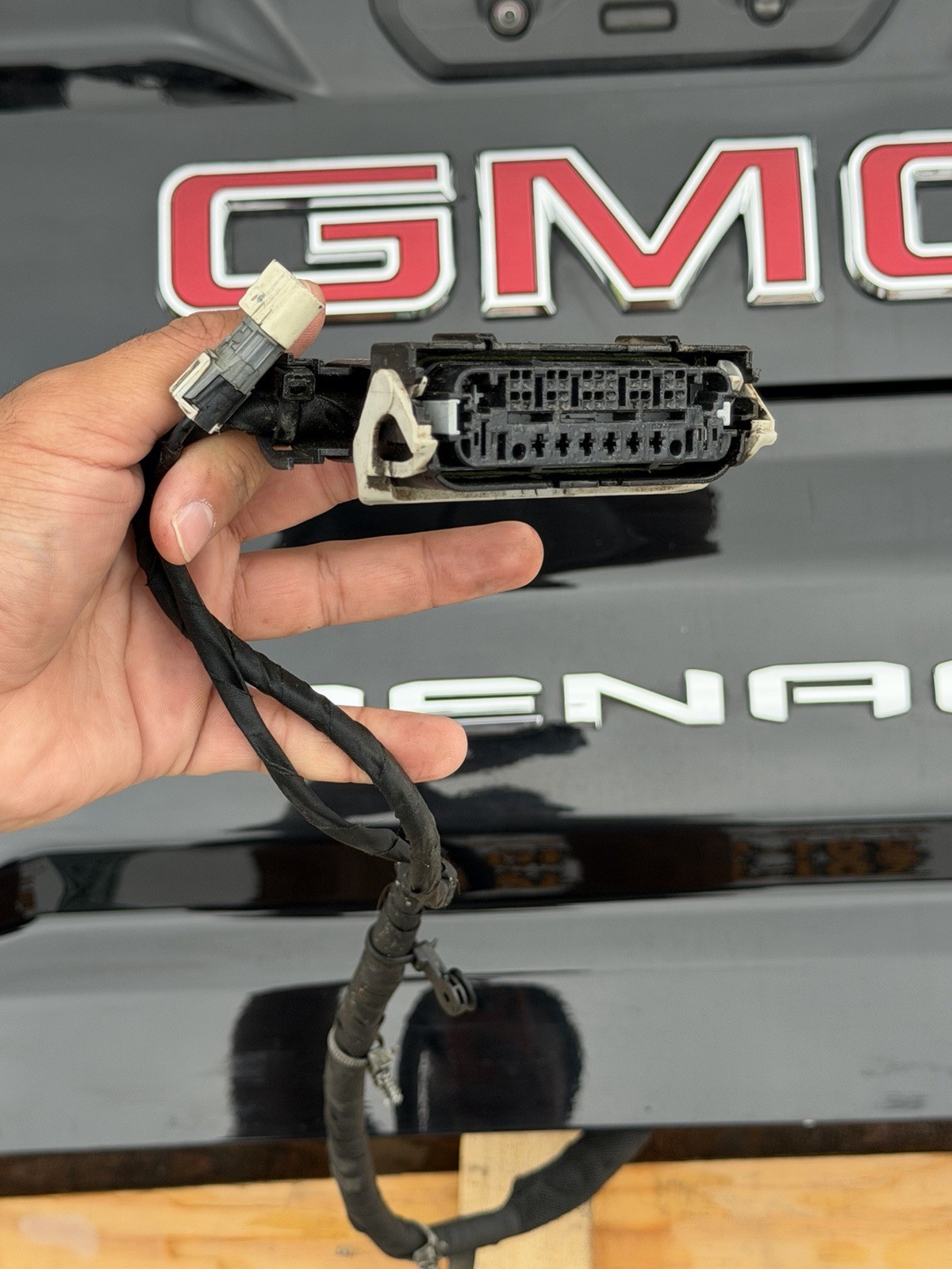 2020-2026 GMC Sierra 2500 3500 Factory Multi Pro Tailgate Black OEM Denali - Image 16