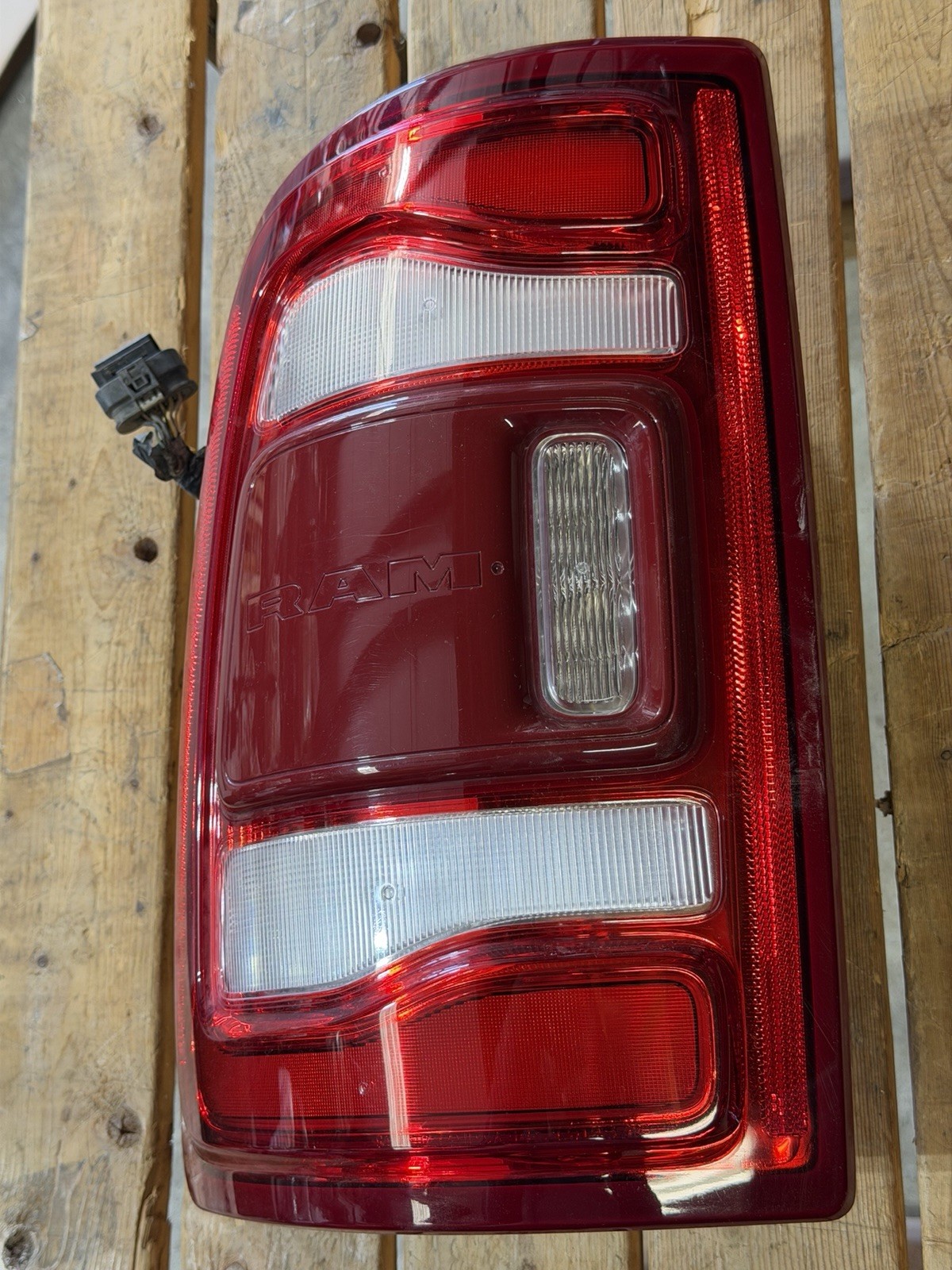 2019-2024 DODGE RAM 2500 3500 LED BLISS TAIL LIGHT LEFT HAND DRIVERS OEM - Image 2