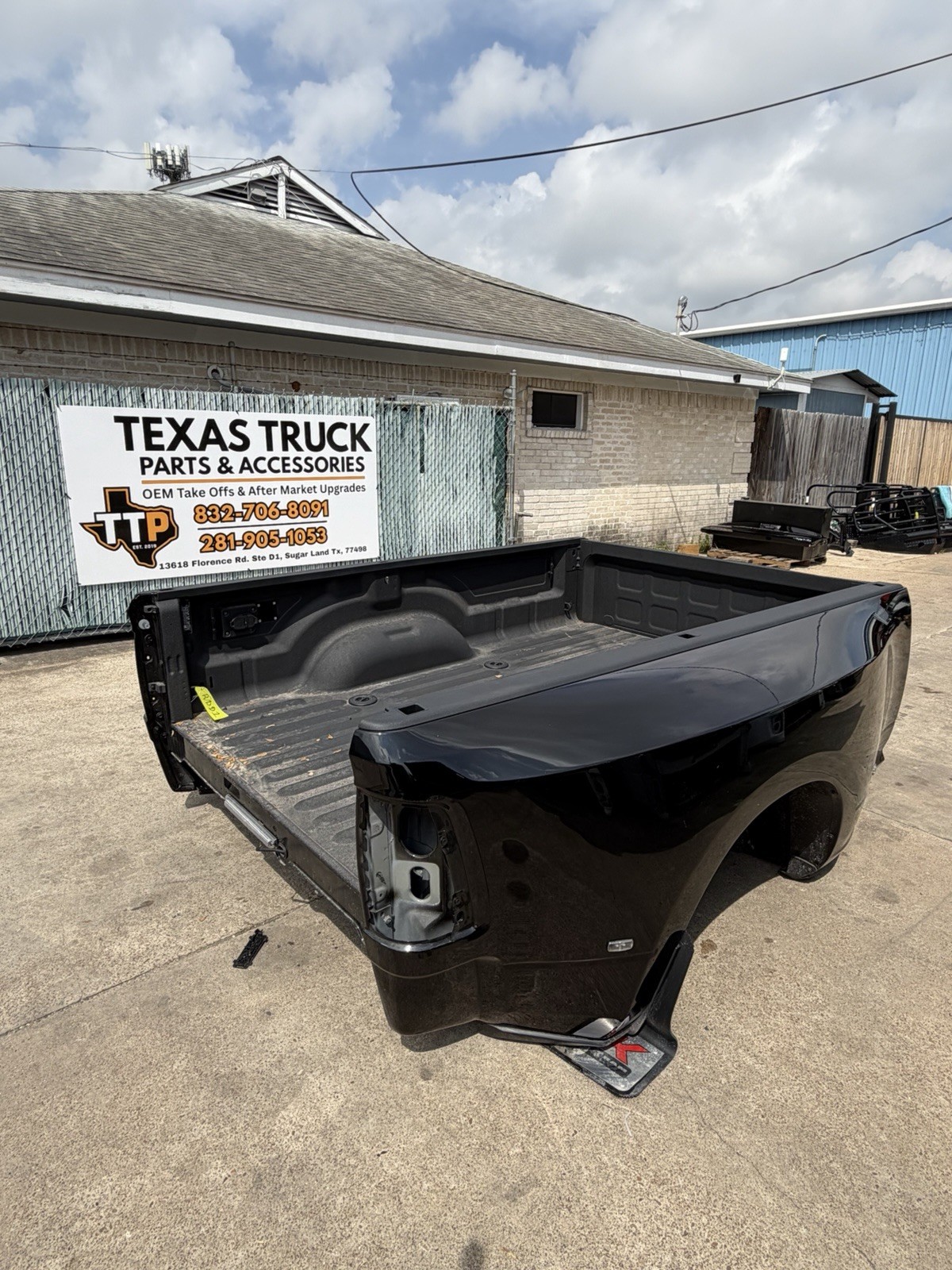 2019-2026 Ram 3500 Dually Bed 8FT OEM Diamond Black DRW Take Off Bed Only