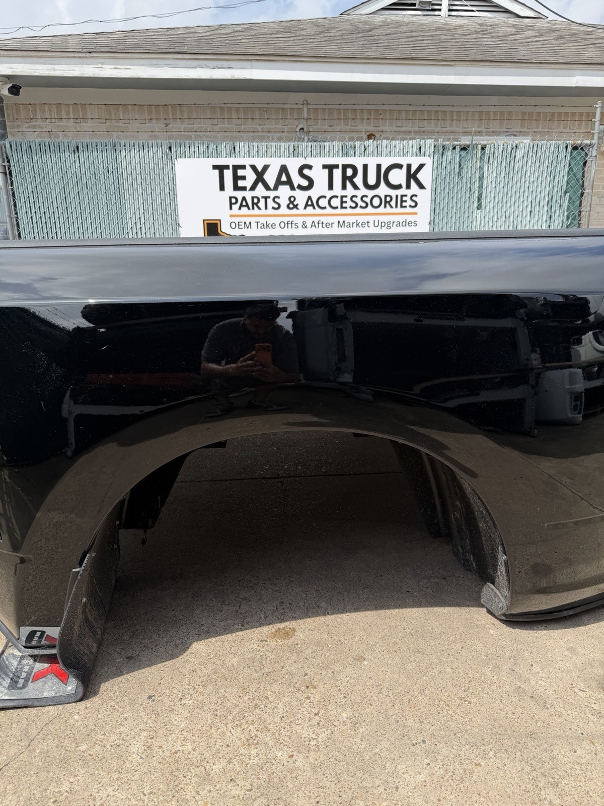 2019-2026 Ram 3500 Dually Bed 8FT OEM Diamond Black DRW Take Off Bed Only - Image 5