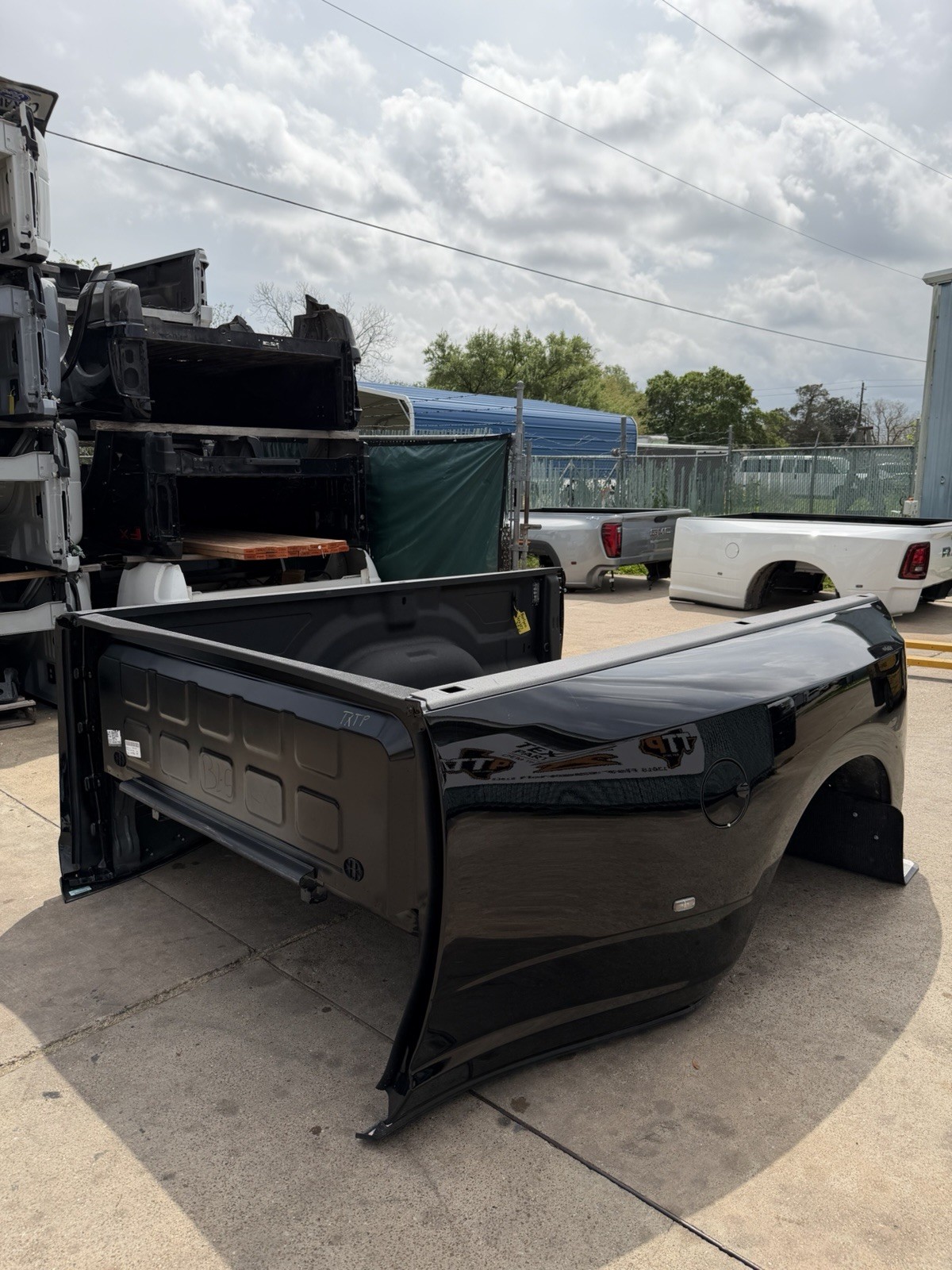 2019-2026 Ram 3500 Dually Bed 8FT OEM Diamond Black DRW Take Off Bed Only - Image 10
