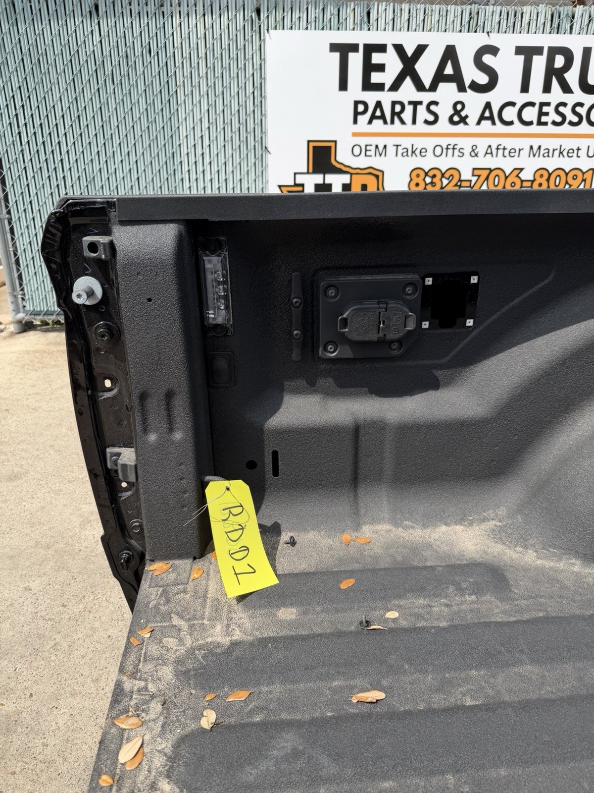 2019-2026 Ram 3500 Dually Bed 8FT OEM Diamond Black DRW Take Off Bed Only - Image 18