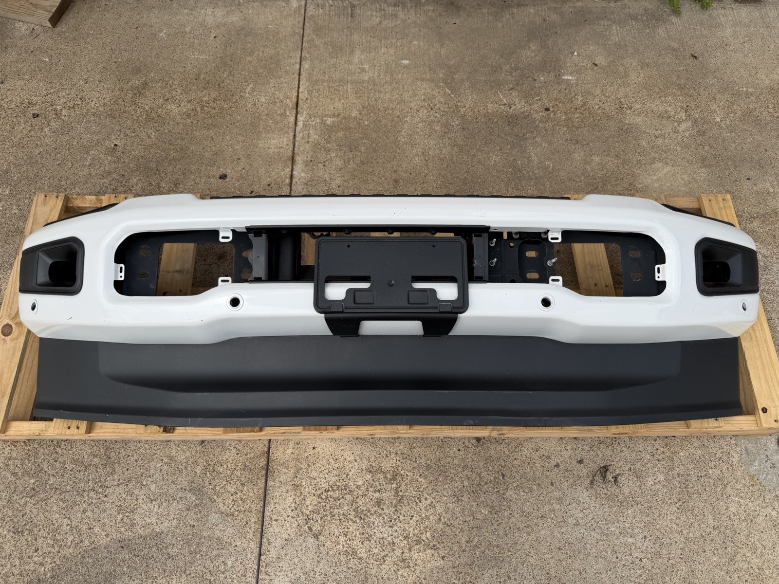 2023-2026 Ford F250 F350 Factory Front Bumper Star White Fog Light & Sensor OEM