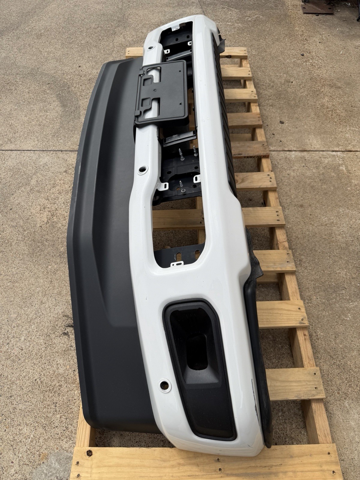 2023-2026 Ford F250 F350 Factory Front Bumper Star White Fog Light & Sensor OEM - Image 6