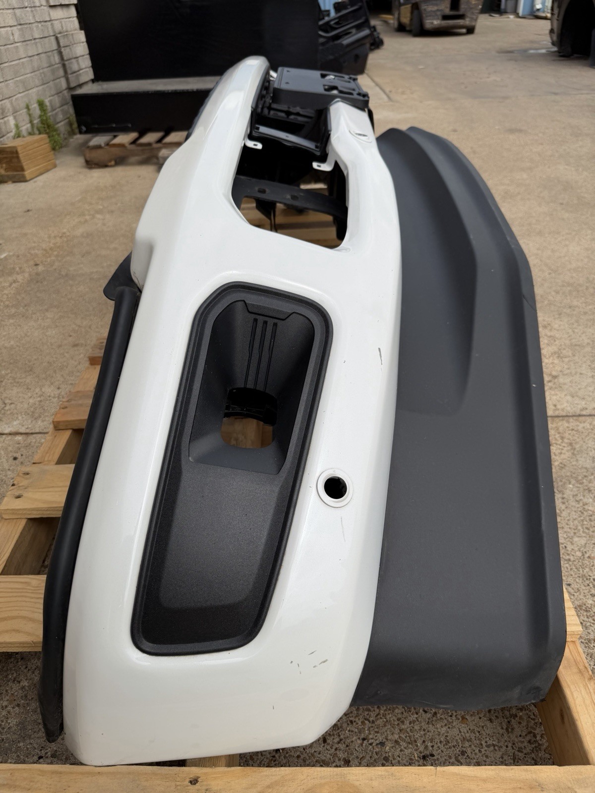 2023-2026 Ford F250 F350 Factory Front Bumper Star White Fog Light & Sensor OEM - Image 11