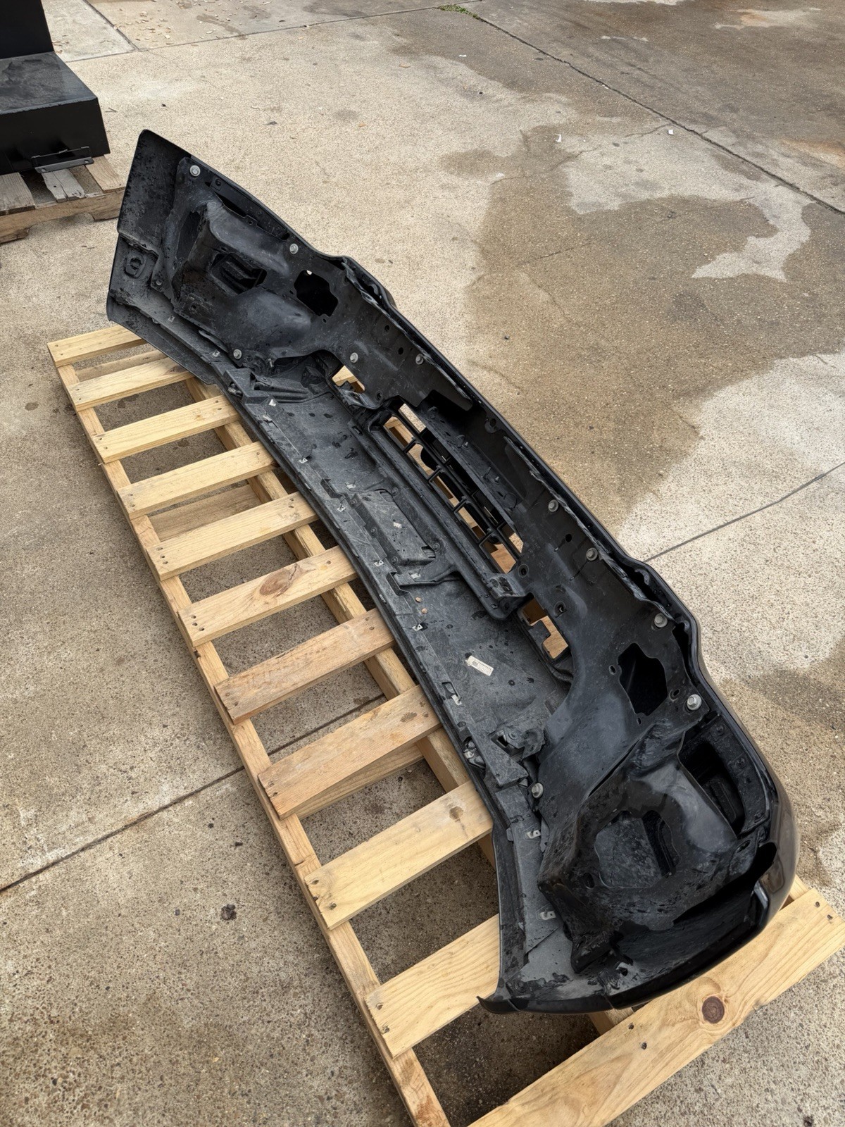 2024-2026 Chevy Silverado 2500 3500 Factory Black Front Bumper Sensor Hole OEM - Image 16