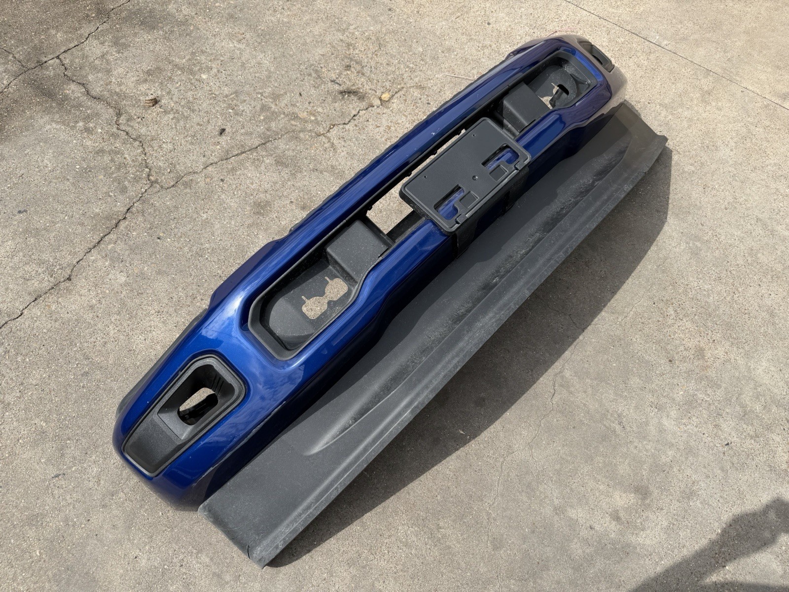 2023-2026 Ford F250 F350 Factory Front Bumper Argon Blue w/ Fog Light OEM - Image 2