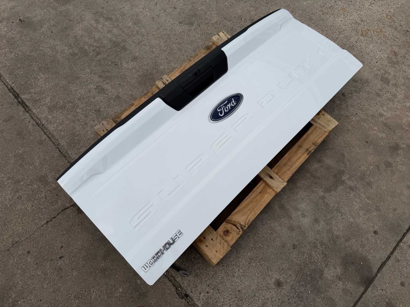 2023-2026 Ford F250 F350 Factory Tailgate Oxford White NO STEP Camera Hole - Image 2