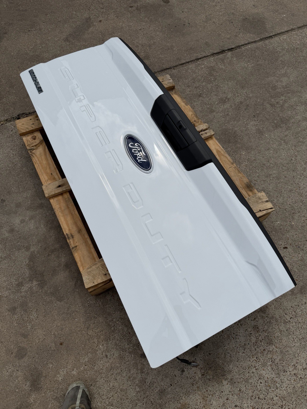 2023-2026 Ford F250 F350 Factory Tailgate Oxford White NO STEP Camera Hole - Image 4