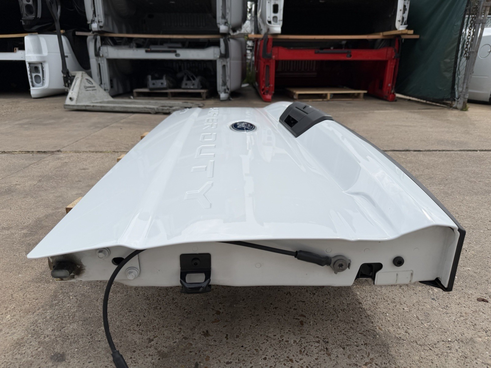 2023-2026 Ford F250 F350 Factory Tailgate Oxford White NO STEP Camera Hole - Image 14