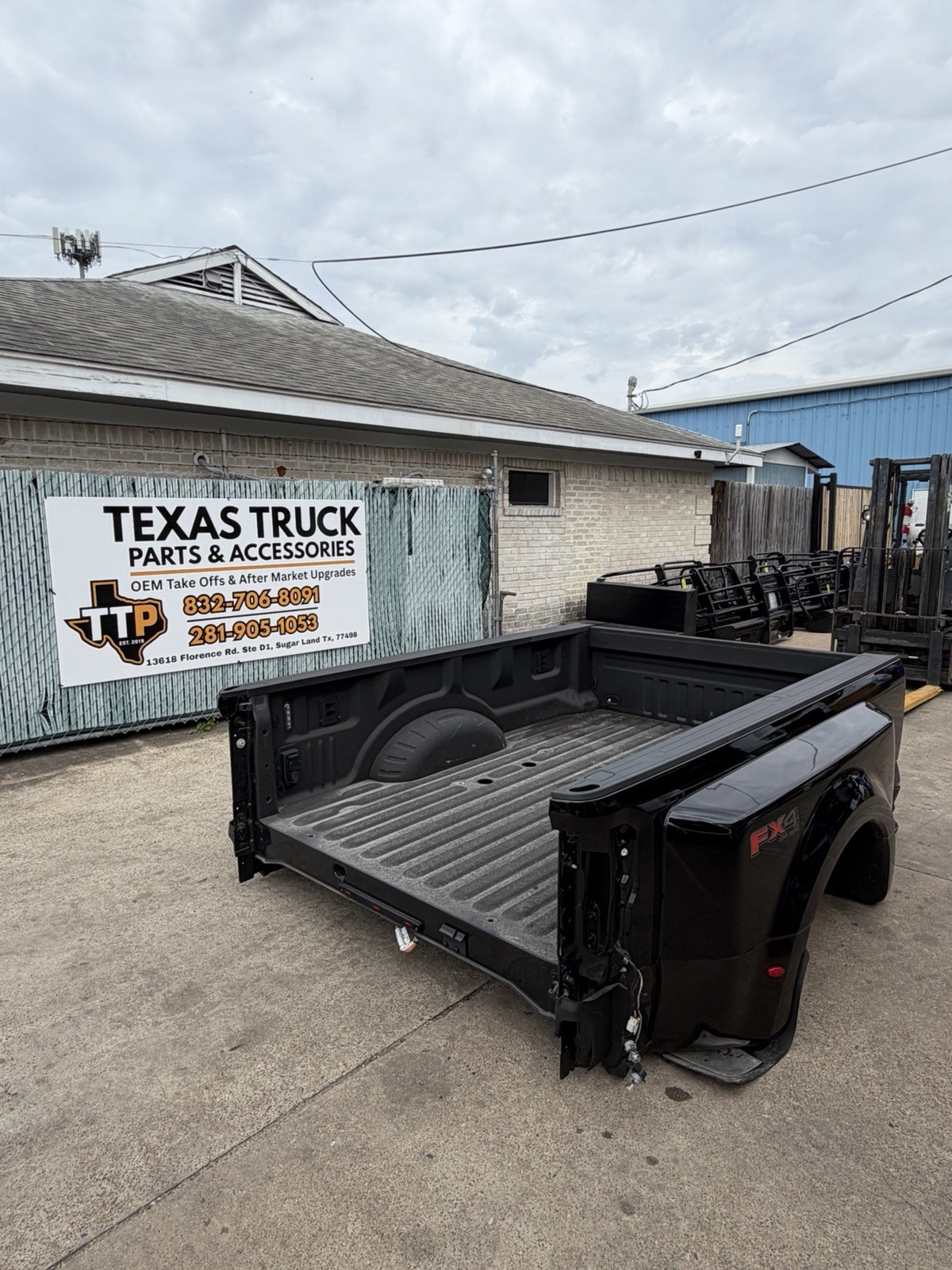 2023-2026 Ford F350 F450 Dually Bed 8FT Agate Black King Ranch Two Tone OEM