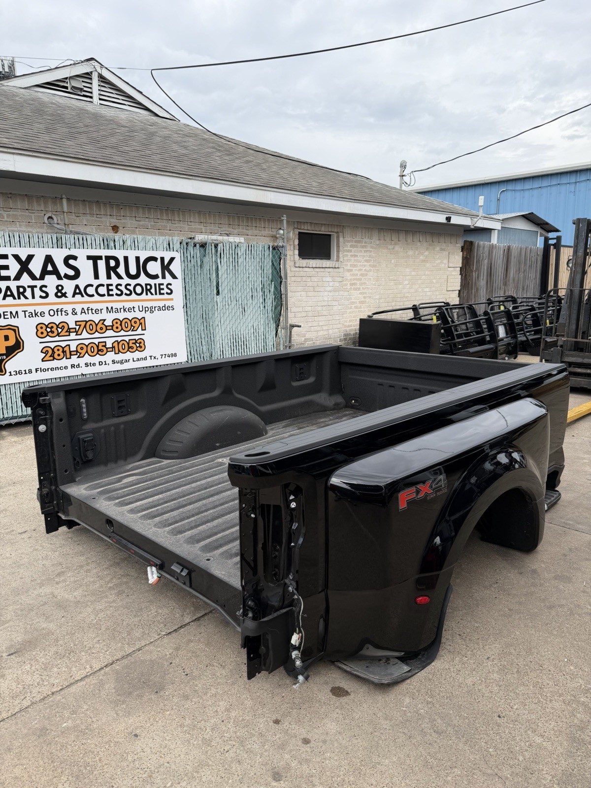 2023-2026 Ford F350 F450 Dually Bed 8FT Agate Black King Ranch Two Tone OEM - Image 2