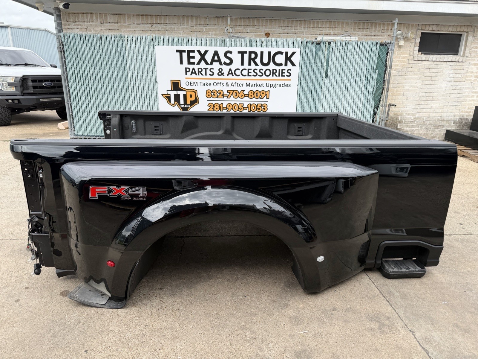 2023-2026 Ford F350 F450 Dually Bed 8FT Agate Black King Ranch Two Tone OEM - Image 3